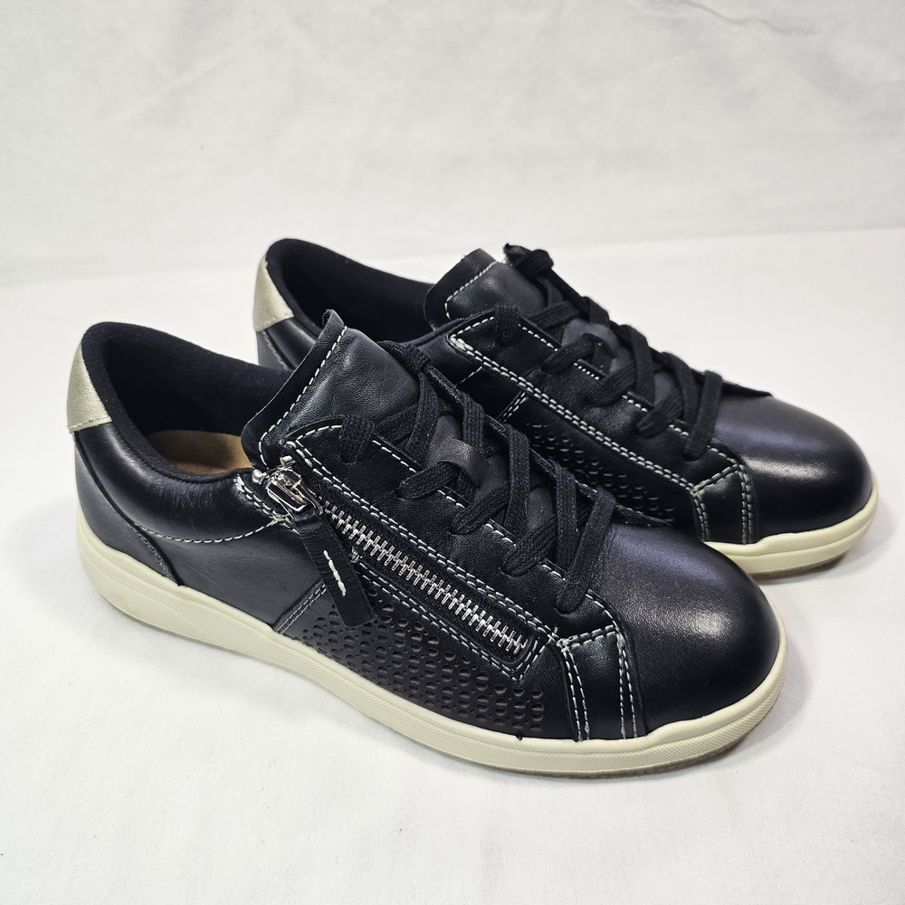 Earth Origins Women's Netta Black Lace-up Sneaker. Size 6M